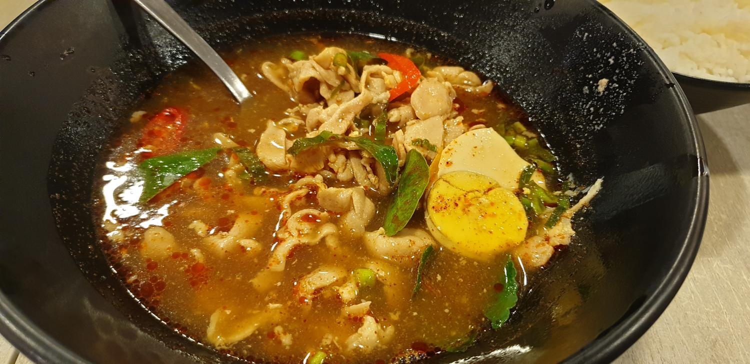 Tom Yum Chicken Slice with Rice