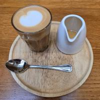 Piccolo Latte with caramel syrup